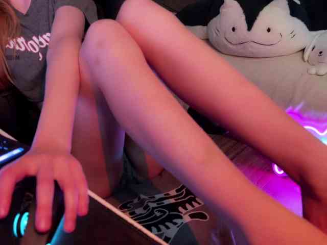 Alisa-Cheshirovna webcam