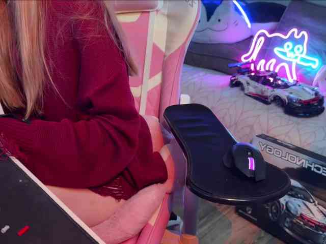 Alisa-Cheshirovn... Live Webcam on BongaCams