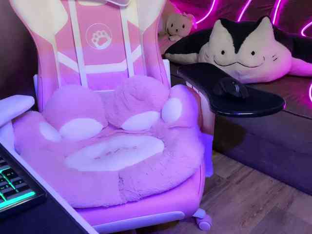 Alisa-Cheshirovna webcam