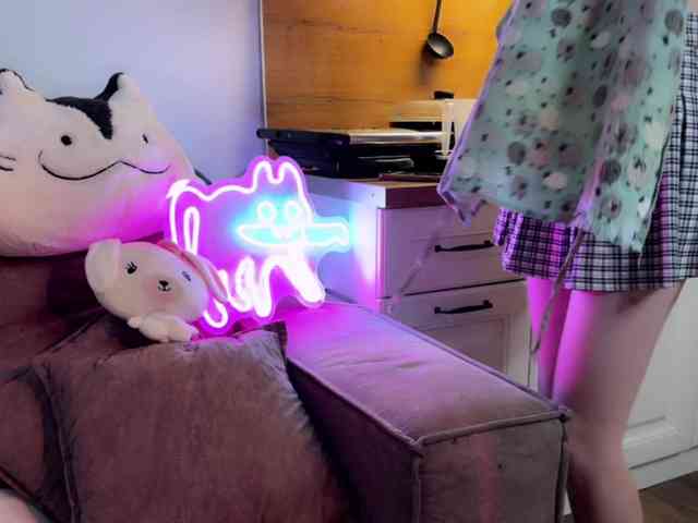 Alisa-Cheshirovna webcam