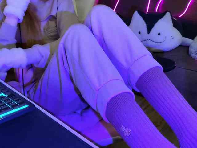 Alisa-Cheshirovna webcam