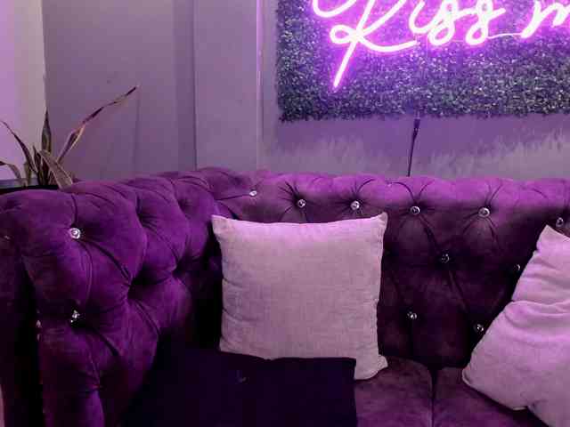 Alahia-18 Live Webcam on BongaCams