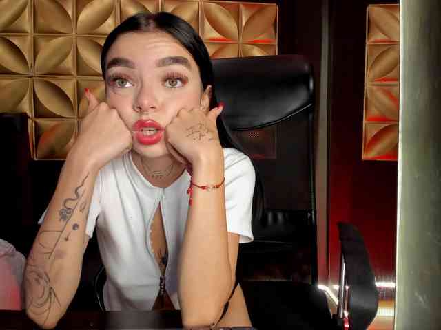 Scarlettvelvet webcam