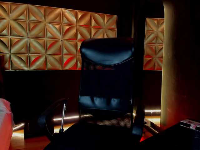 miacollins cam belle