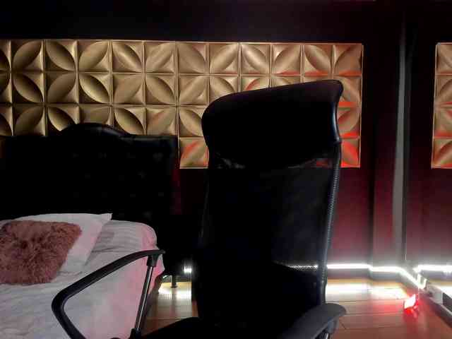 miacollins miacollins