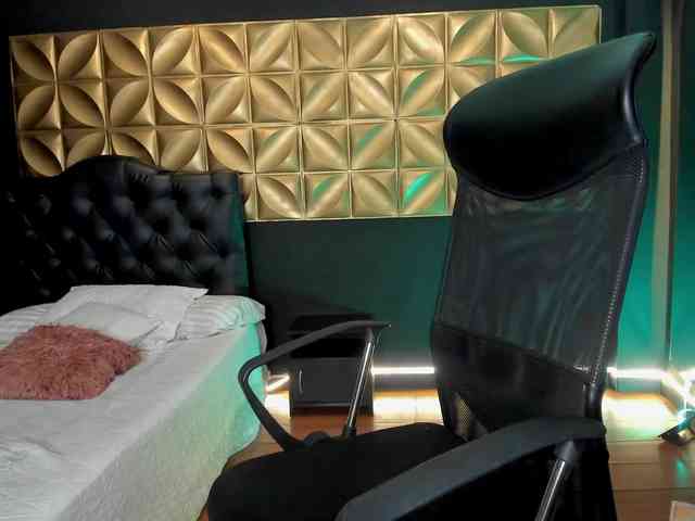 miacollins miacollins