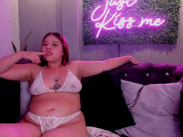MiaLove webcam