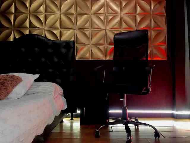 miacollins miacollins