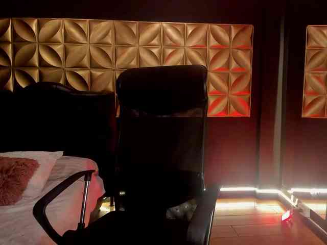 miacollins miacollins