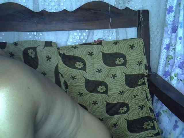 LatishaForYou webcam