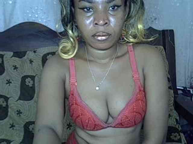 LatishaForYou webcam