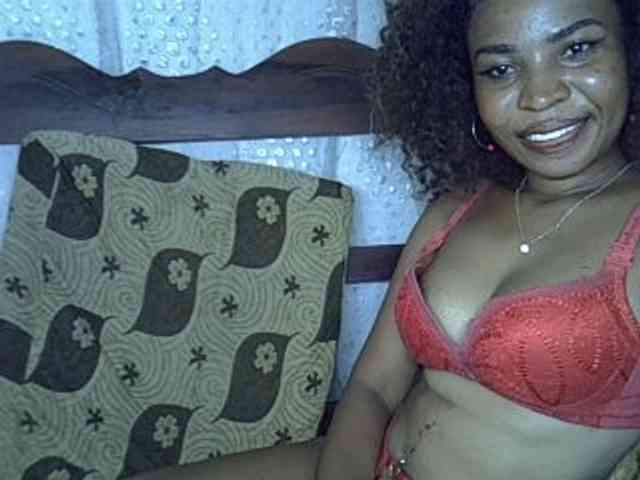 LatishaForYou webcam