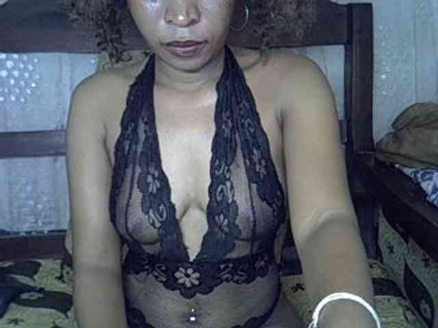 LatishaForYou webcam