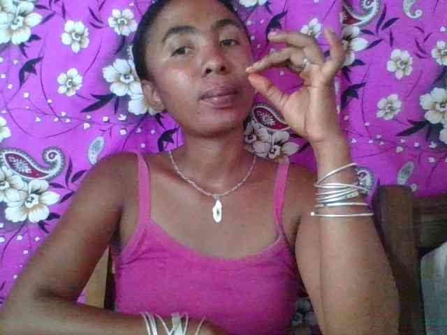 LatishaForYou webcam