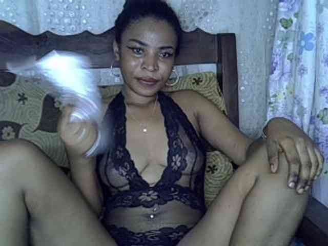LatishaForYou webcam