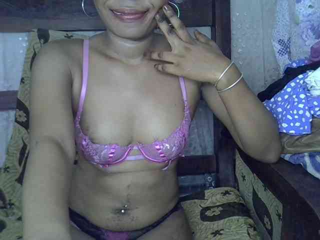 LatishaForYou webcam