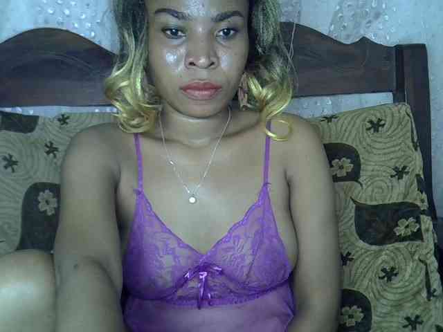 LatishaForYou webcam