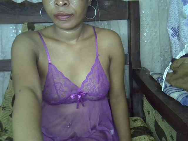 LatishaForYou webcam