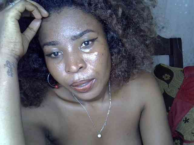 LatishaForYou webcam