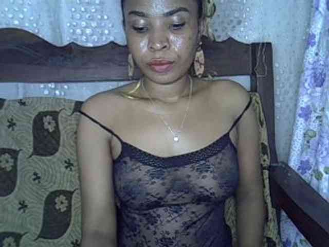 LatishaForYou webcam