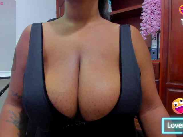 ValkiriaContee webcam