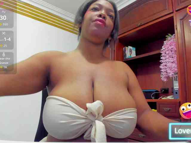 ValkiriaContee webcam