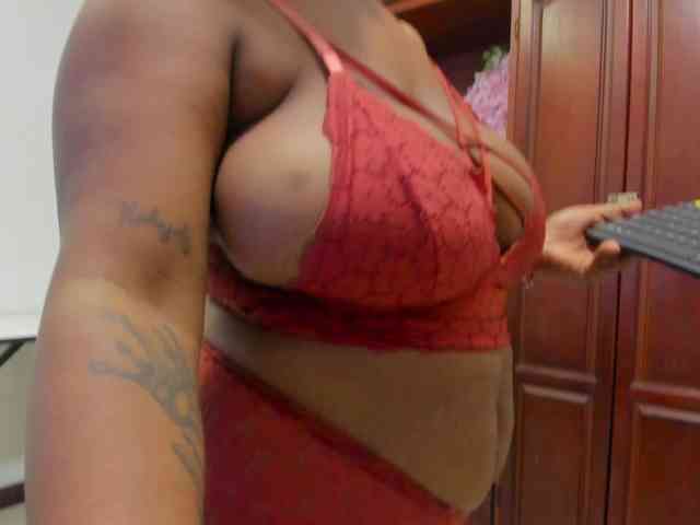 ValkiriaContee webcam