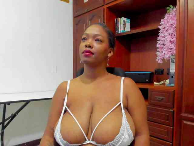 ValkiriaContee webcam