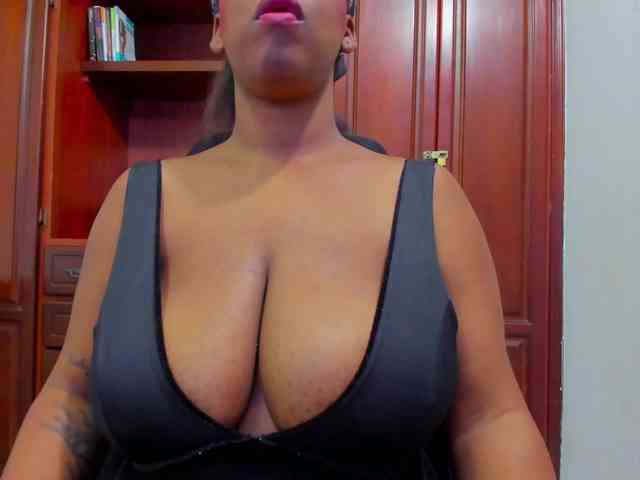 ValkiriaContee webcam