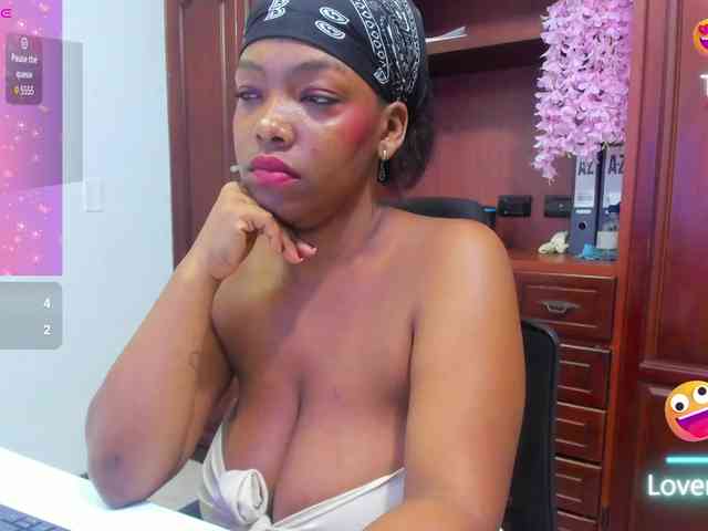 ValkiriaContee webcam