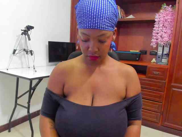 ValkiriaContee webcam