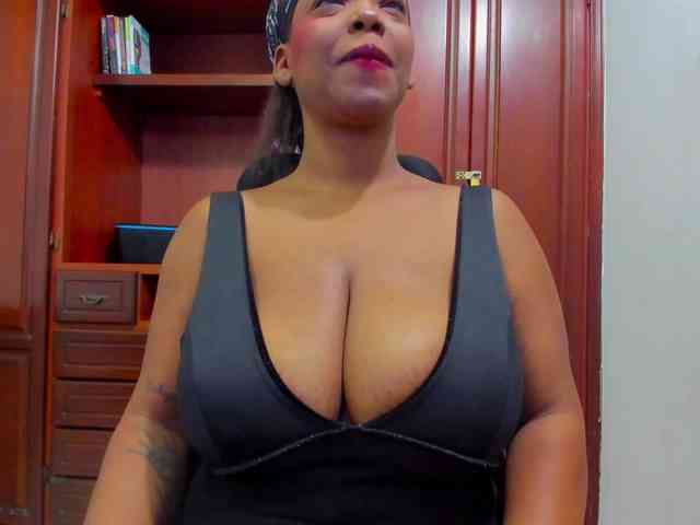 ValkiriaContee webcam