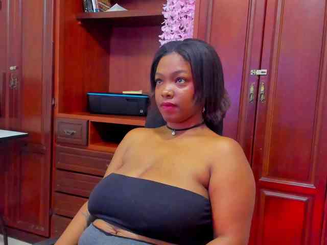 ValkiriaContee webcam