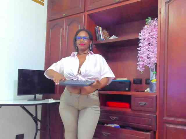 ValkiriaContee webcam