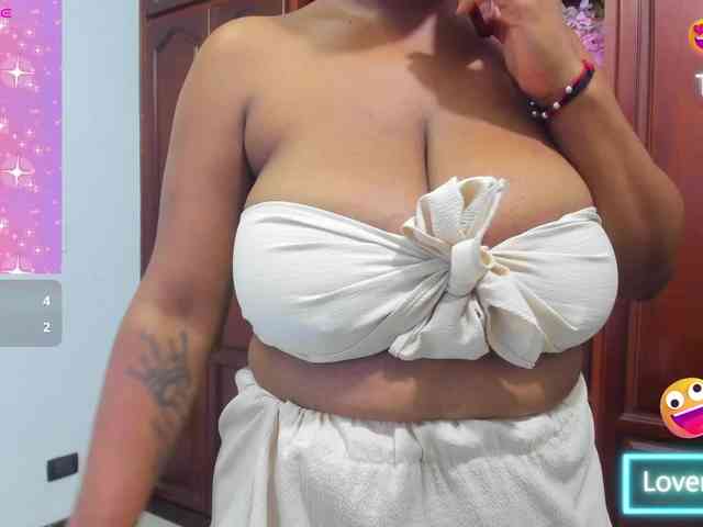 ValkiriaContee webcam