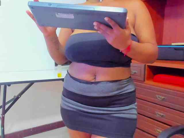 ValkiriaContee webcam