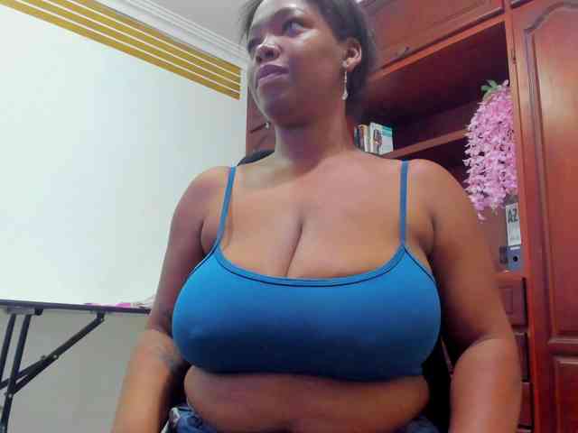 ValkiriaContee webcam