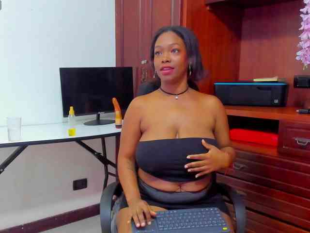 ValkiriaContee webcam