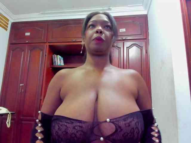 ValkiriaContee webcam