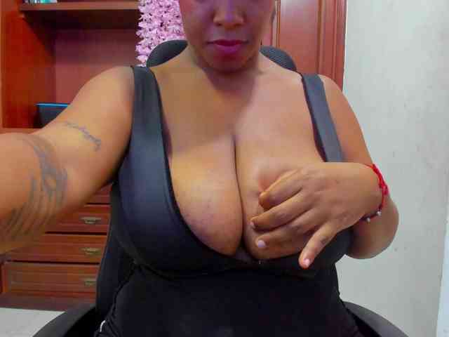 ValkiriaContee webcam