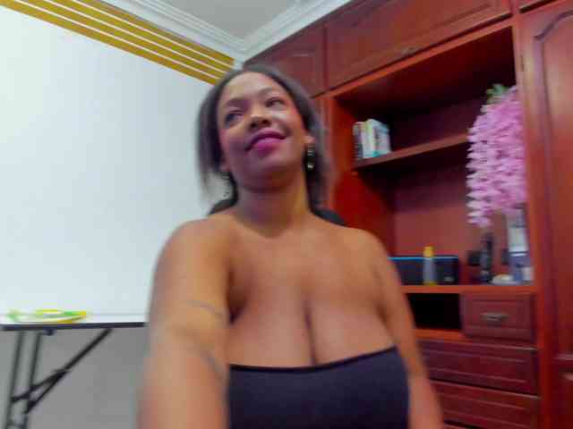 ValkiriaContee webcam