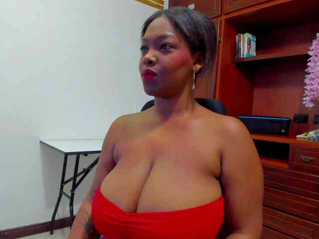 ValkiriaContee webcam