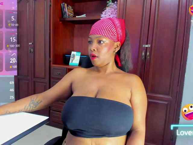 ValkiriaContee webcam