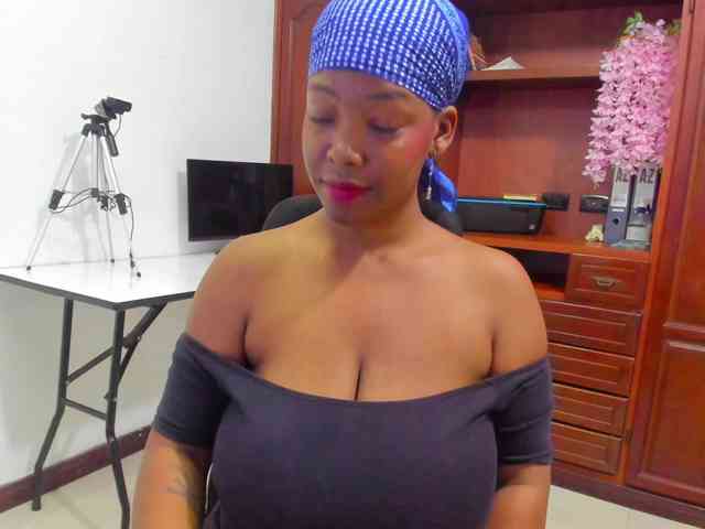 ValkiriaContee webcam