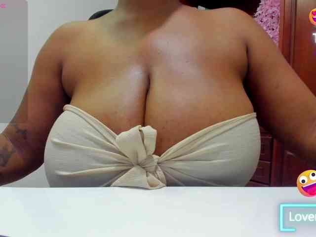 ValkiriaContee webcam