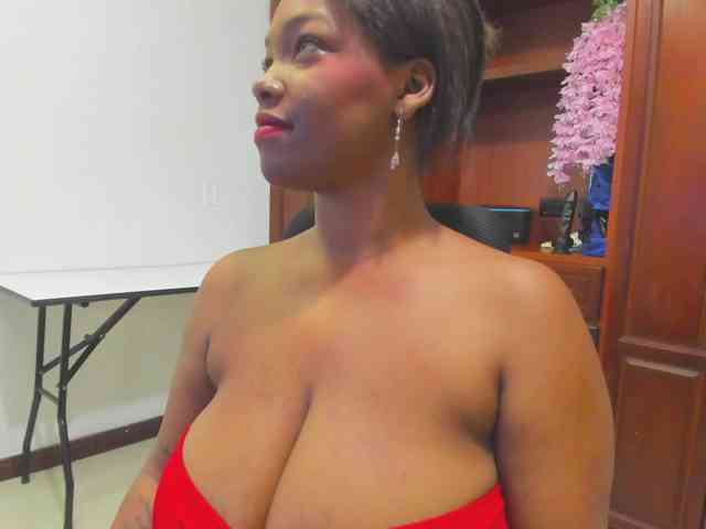 ValkiriaContee webcam