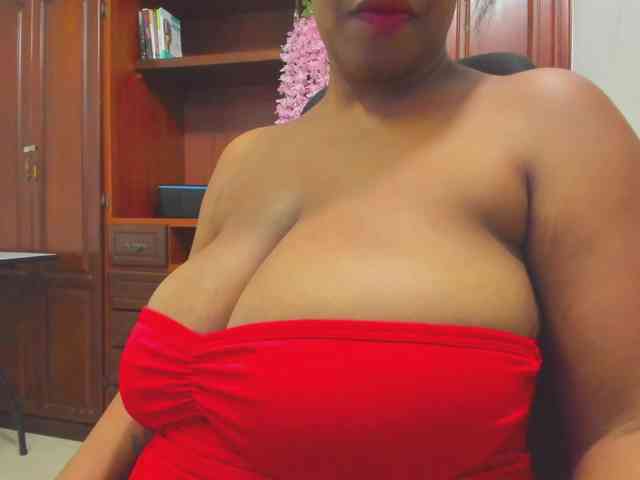 ValkiriaContee webcam