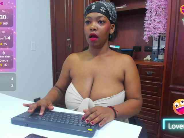 ValkiriaContee webcam