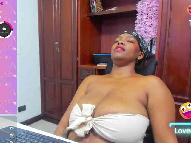 ValkiriaContee webcam