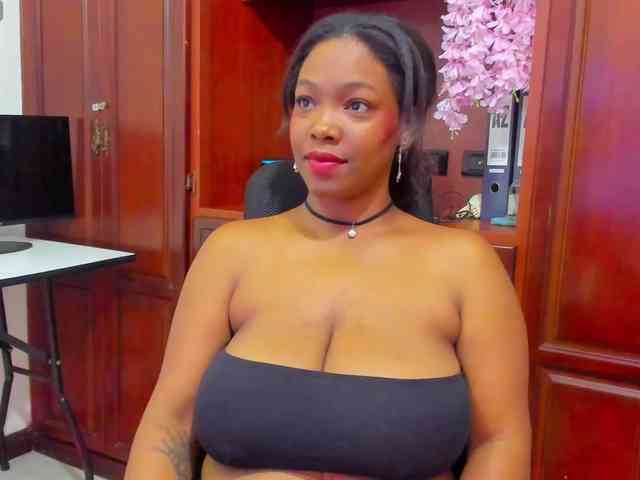 ValkiriaContee webcam